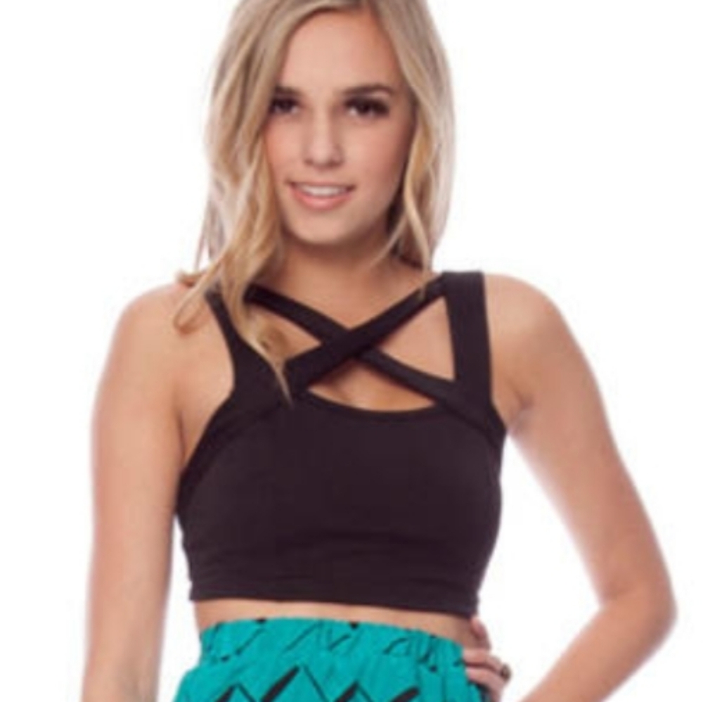 🖤Tobi cross front crop top